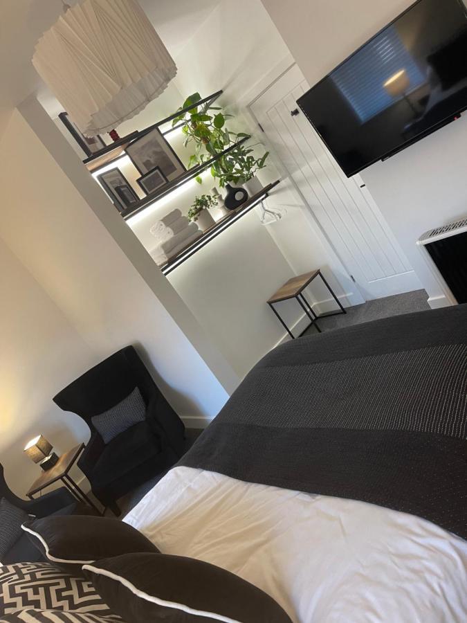 Crown Street Room Only Accommodation 锡豪西斯 外观 照片